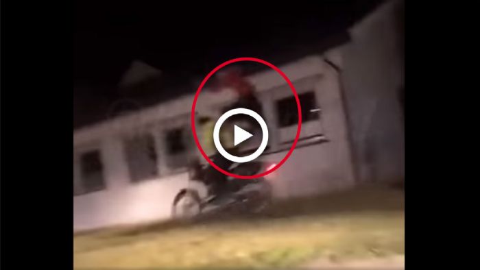 VIDEO: Και... πέταξε ο συνεπιβάτης! VIDEO: Και... πέταξε ο συνεπιβάτης!