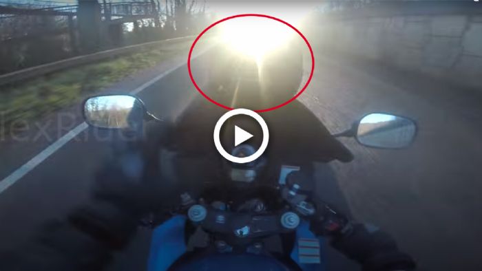 VIDEO: Σφοδρότατη σύγκρουση αναβάτη με αυτοκίνητο VIDEO: Σφοδρότατη σύγκρουση αναβάτη με αυτοκίνητο