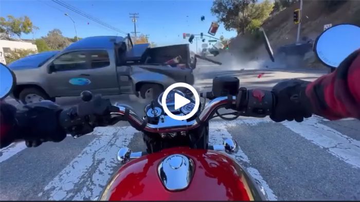 Σοκαριστικό video: Αναβάτης «τρώει» φορτηγάκι στα μούτρα! 