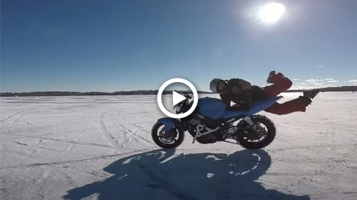 VIDEO: Τραγελαφικό «κυνηγητό» μοτοσυκλέτας-φάντασμα στον πάγο! 