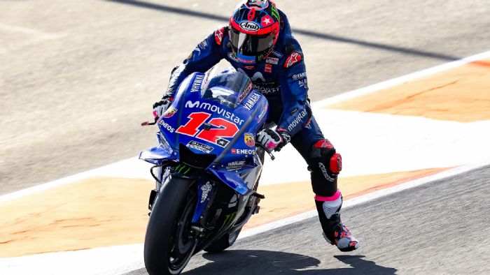 O Maverick Vinales με τον νέο αγωνιστικό του αριθμό, 12. 