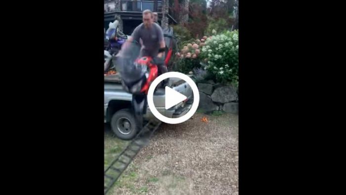 VIDEO: Αποτυχημένο ξεφόρτωμα V-Strom