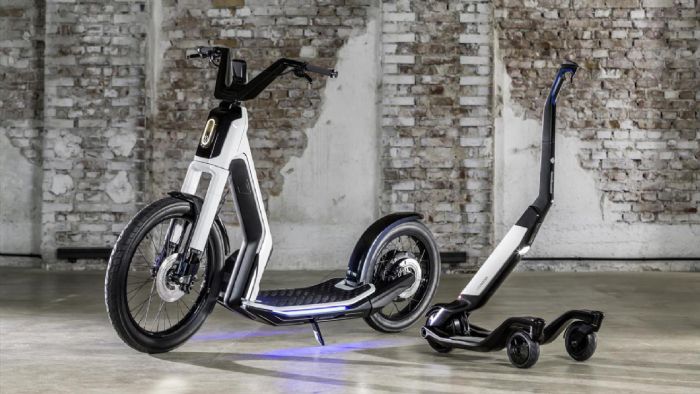 Τα δύο νέα scooter της Volkswagen, το Streetmate αριστερά (με αναδιπλωμένη την θέση), και το Cityskater δεξιά. 
