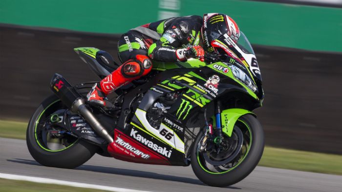 O Tom Sykes νικητής στον δεύτερο αγώνα του Assen, την Κυριακή. O Tom Sykes νικητής στον δεύτερο αγώνα του Assen, την Κυριακή.