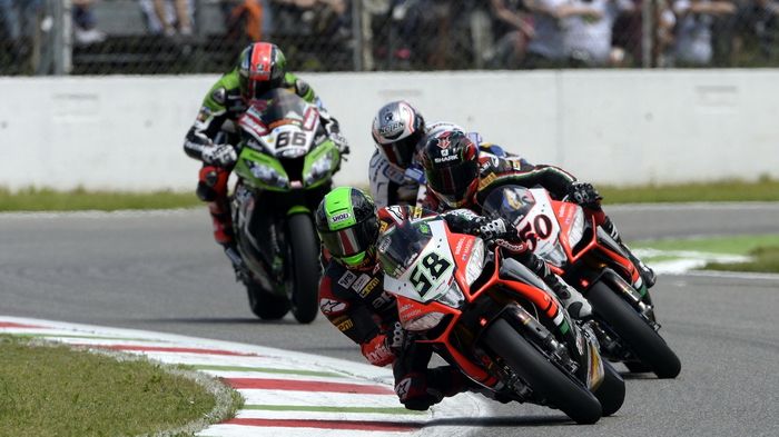 O Eugene Laverty ήταν ο νικητής του δεύτερου σκέλους της Monza, ενώ έκλεισε και O Eugene Laverty ήταν ο νικητής του δεύτερου σκέλους της Monza, ενώ έκλεισε και τη διαφορά από τον Guintoli στο πρωτάθλημα.