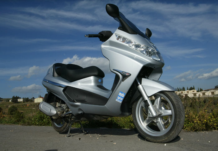 Δοκιμάσαμε το Piaggio X8 250 ie