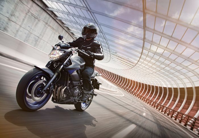 Το Yamaha XJ6 ανανεώθηκε σε αισθητικές και πρακτικές λεπτομέρειες, ενώ θα διατίθεται και σε νέο χρώμα. 