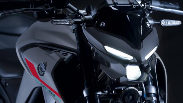 H Yamaha πειραματίζεται με φωτισμούς Laser H Yamaha πειραματίζεται με φωτισμούς Laser