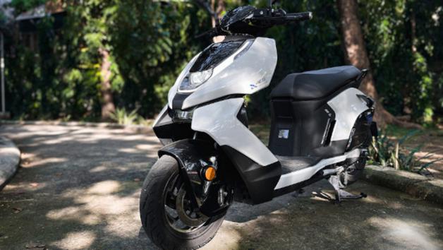 CFMOTO ΑΕ8: Ηλεκτρικό scooter με 17 ίππους