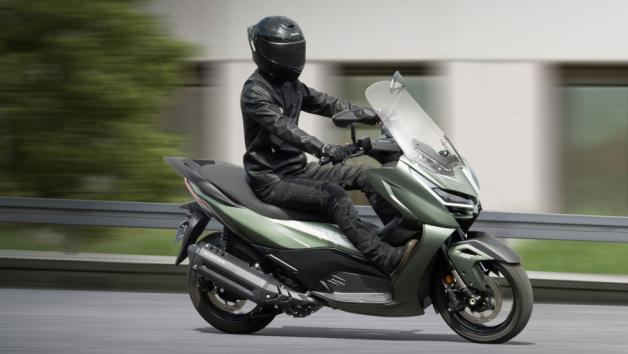 ZONTES D368 ETC: Το νέο 368άρι scooter ήρθε Ελλάδα και τα έχει σχεδόν όλα