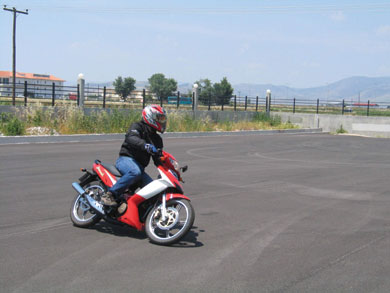 “Καυτό καλοκαίρι” με Modenas Dynamic 125
