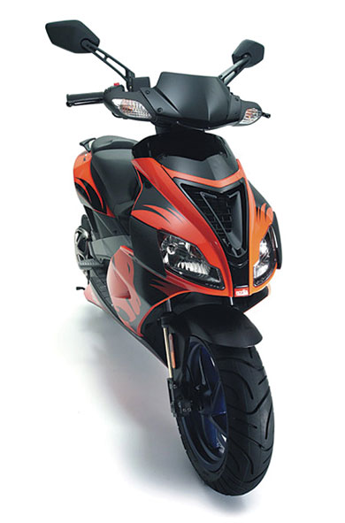 Το νέο SR της Aprilia έγινε SR Factory! Το νέο SR της Aprilia έγινε SR Factory!