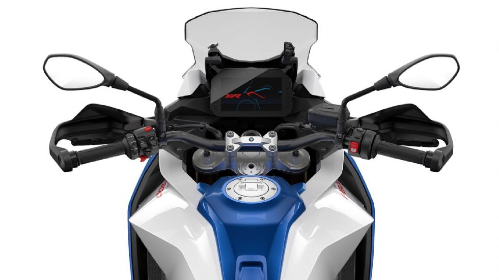 BMW F900XR:  Με ρυθμιζόμενο ανεστραμμένο πιρούνι και 3 κιλά λιγότερα