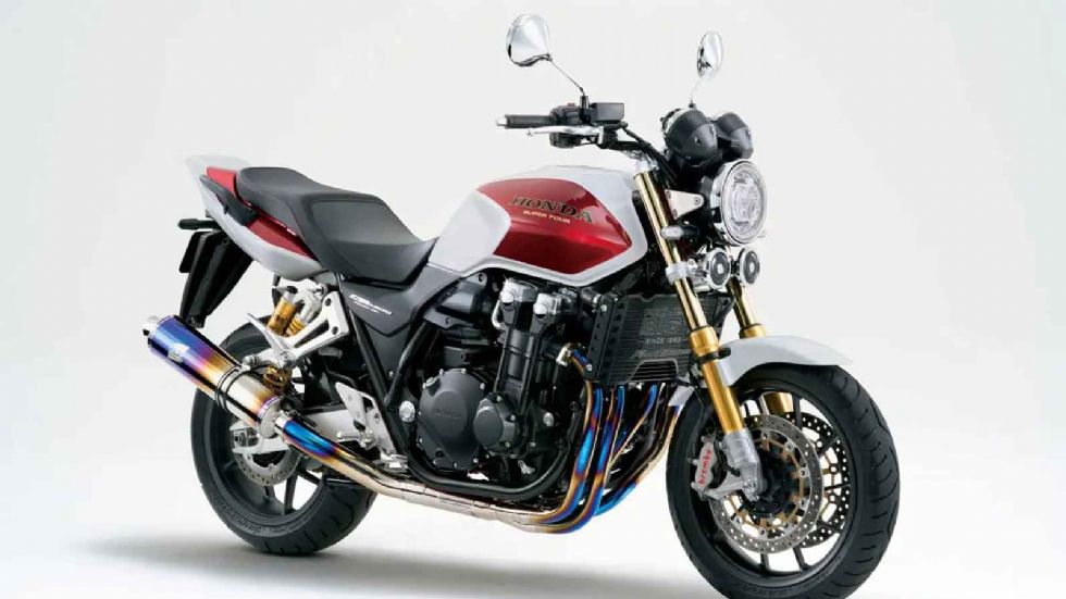 TSR Full Exhaust: 2 εκδόσεις με Fire Polish ή Titanium Silver