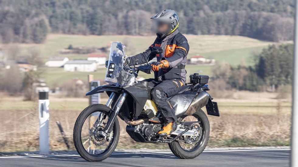 KTM 690 RALLY: Κατασκοπεία με «άρωμα» Dakar και 74 ίππους