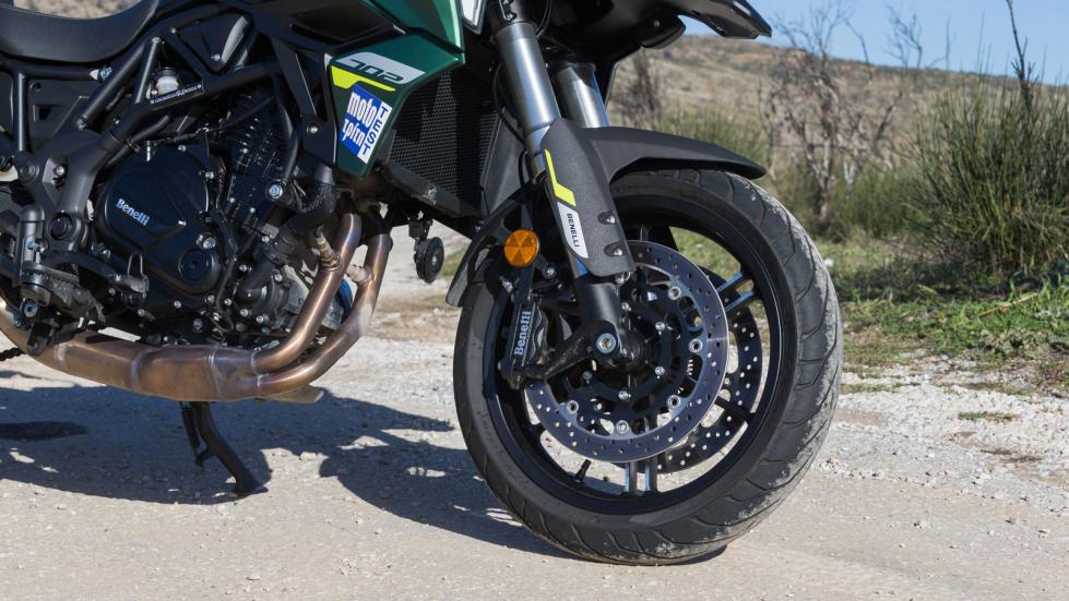 Benelli TRK 702: Συνεχίζεται η προσφορά με τις τρεις βαλίτσες αξίας 1.000 ευρώ 