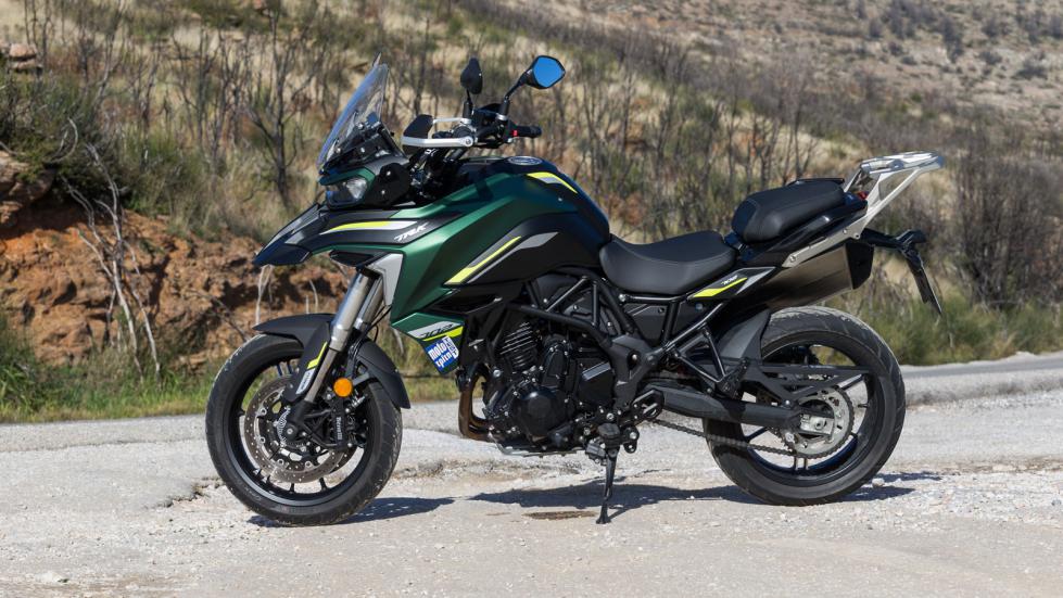 Benelli TRK 702: Συνεχίζεται η προσφορά με τις τρεις βαλίτσες αξίας 1.000 ευρώ 